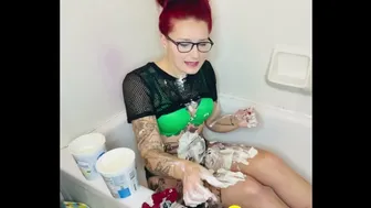 Eagles Fangirl Gets Wet and Messy While Making a Yogurt Parfait! WAM