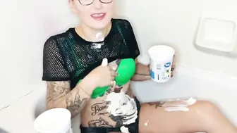 Eagles Fangirl Gets Wet and Messy While Making a Yogurt Parfait! WAM #2