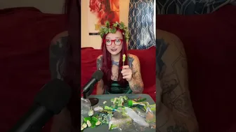 GREEN Candy ASMR Mukbang w/ Poison Ivy!