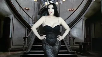 Gothic Glamour: A Morticia Addams Cosplay Lookbook #3