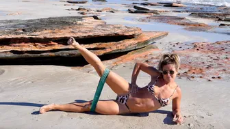 BIKINI WORKOUT with loop band #glutes #workout #bikini #bikinifitness #fitgirl