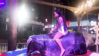 Black girl bull ♥️♥️ riding tonight! Benidorm bull ♥️♥️! Mechanical bull Benidorm #4