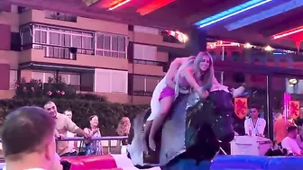 RED LION ♥️♥️ BAR IN BENIDORM SPAIN ♥️♥️♥️♥️ | BULL RIDING HIGHLIGHTS TONIGHT IN THE RED LION ♥️♥️ #3