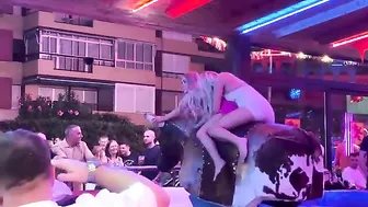 RED LION ♥️♥️ BAR IN BENIDORM SPAIN ♥️♥️♥️♥️ | BULL RIDING HIGHLIGHTS TONIGHT IN THE RED LION ♥️♥️ #4