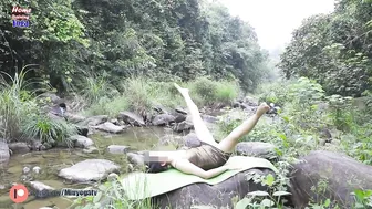 Beautiful movement - Yoga on the rock and playing with the stream #226 #4