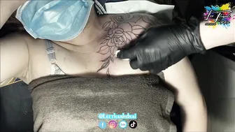 TATTOO bé 2k3 chơi lớn với hình xăm hoa tĩa full vai | Lee Thành Đnai #2