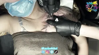 TATTOO bé 2k3 chơi lớn với hình xăm hoa tĩa full vai | Lee Thành Đnai #3