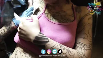 TATTOO cận cảnh xăm ở lách cô gái vừa cười vừa khóc vì hạnh phúc qớ | Lee Thành Đnai #3