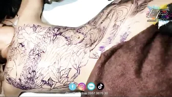 TATTOO bé xinh 2k2 xăm full lưng khổng tước | Lee Thành Đnai #4