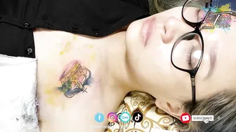 TATTOO vừa xăm vừa khóc bé 2k5 lần đầu đi xăm | Lee Thành Đnai #2