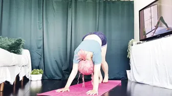 Afternoon yoga ✨ Watch Junie struggle with balance and stretching #2