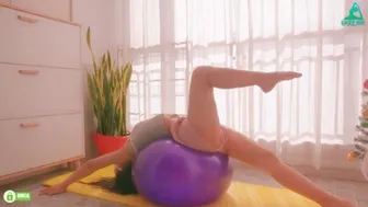 exercise ball hip up  Workout Yoga Stretching movement